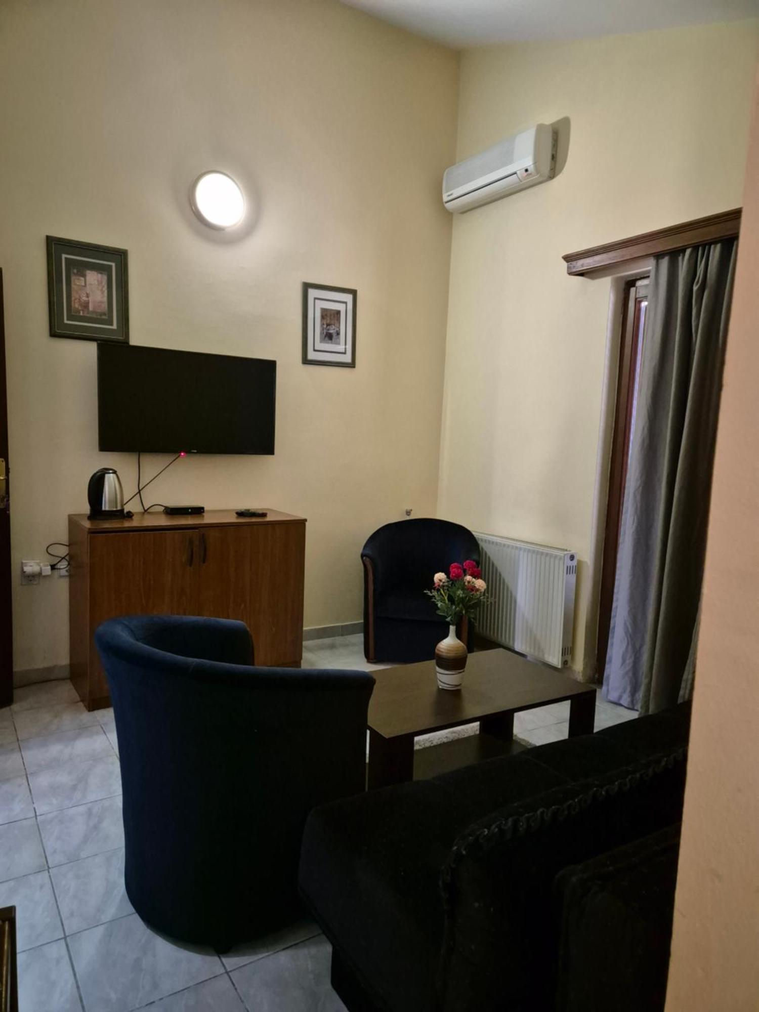 Mali Milocer Bay Accommodation Свети-Стефан Номер фото