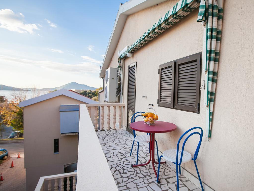 Mali Milocer Bay Accommodation Свети-Стефан Экстерьер фото