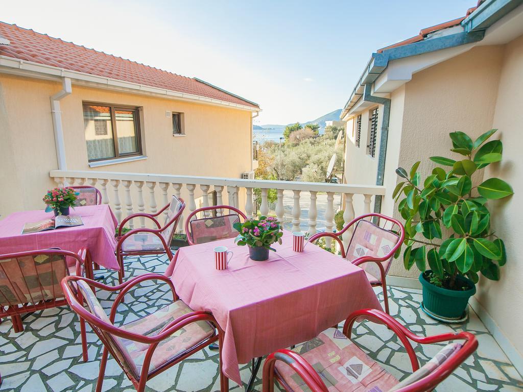 Mali Milocer Bay Accommodation Свети-Стефан Номер фото