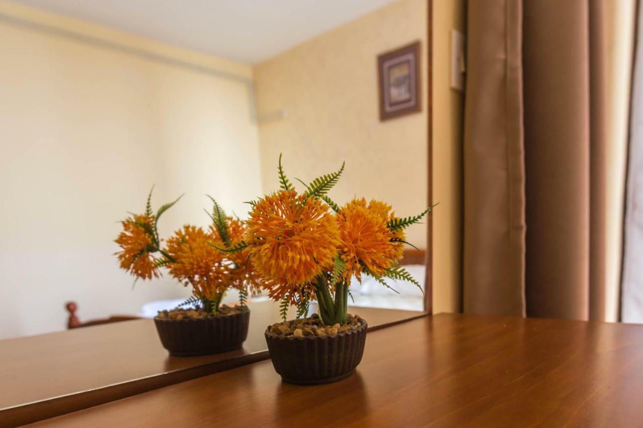 Mali Milocer Bay Accommodation Свети-Стефан Экстерьер фото